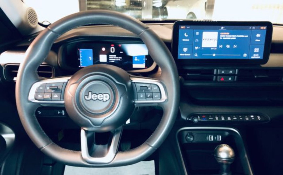 Jeep Avenger 1.2 turbo Altitude fwd 100cv (13)