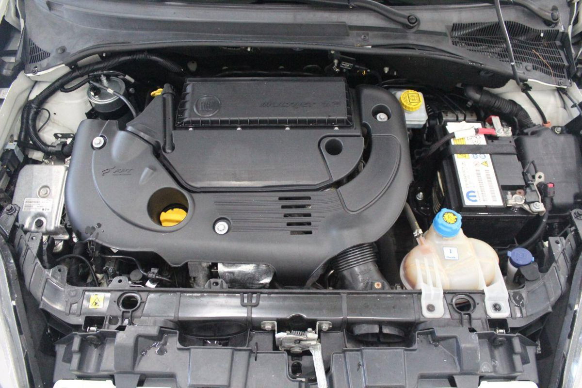 Fiat Punto 1.3 MJT II S&S 85 CV 5 porte ECO Young (18)