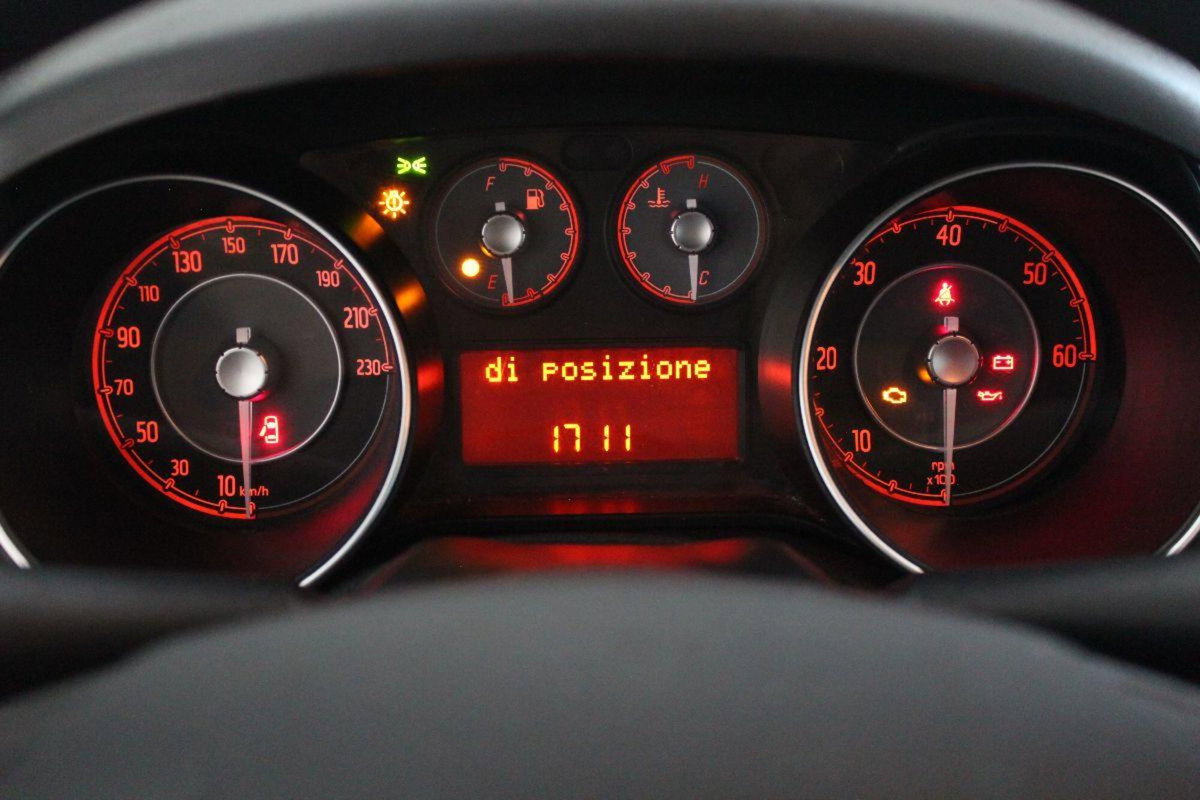 Fiat Punto 1.3 MJT II S&S 85 CV 5 porte ECO Young (9)