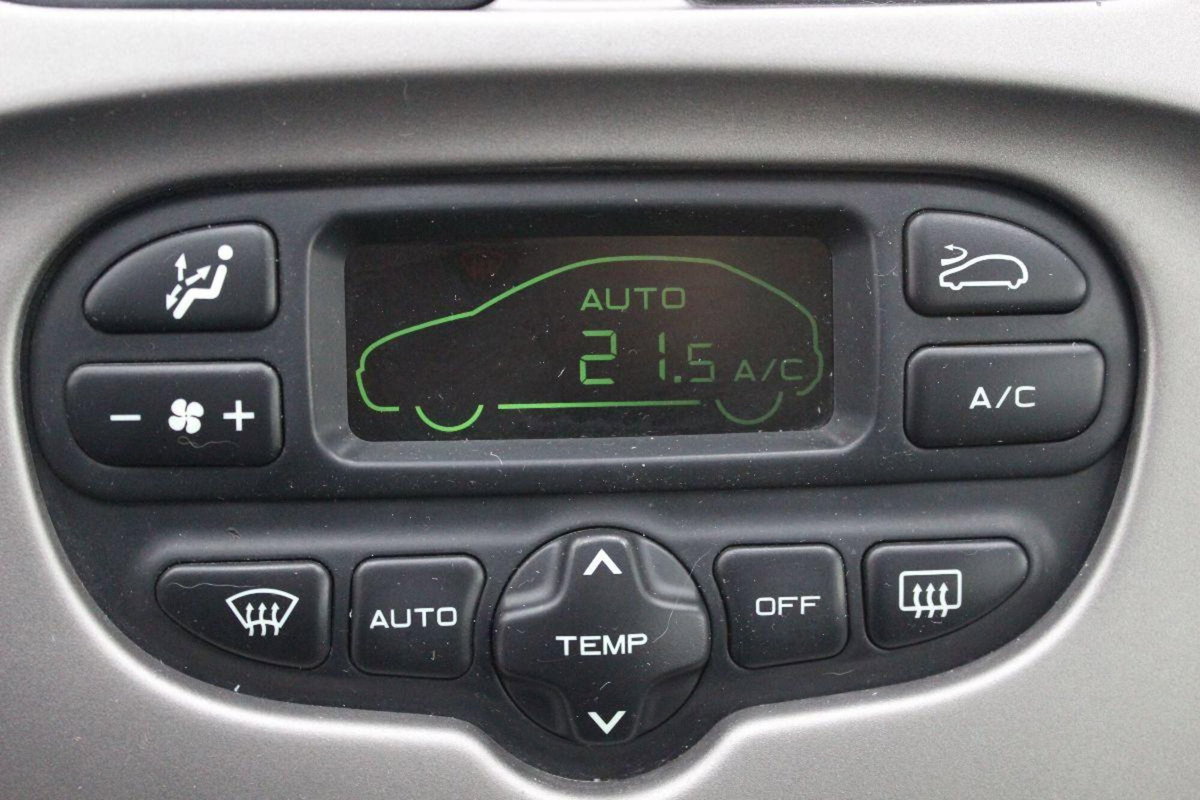 Citroen Xsara Picasso 1.6 HDi 90CV airdream Seduction (12)