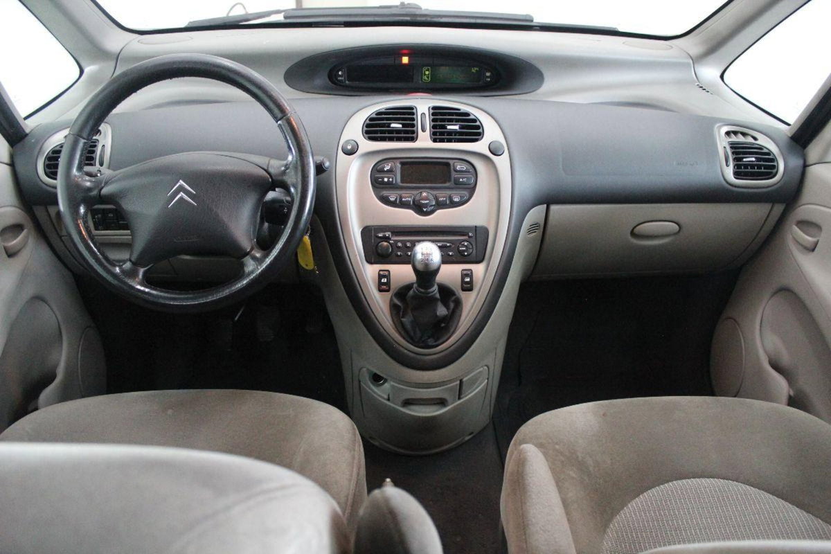 Citroen Xsara Picasso 1.6 HDi 90CV airdream Seduction (7)