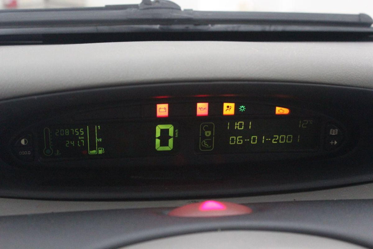 Citroen Xsara Picasso 1.6 HDi 90CV airdream Seduction (8)