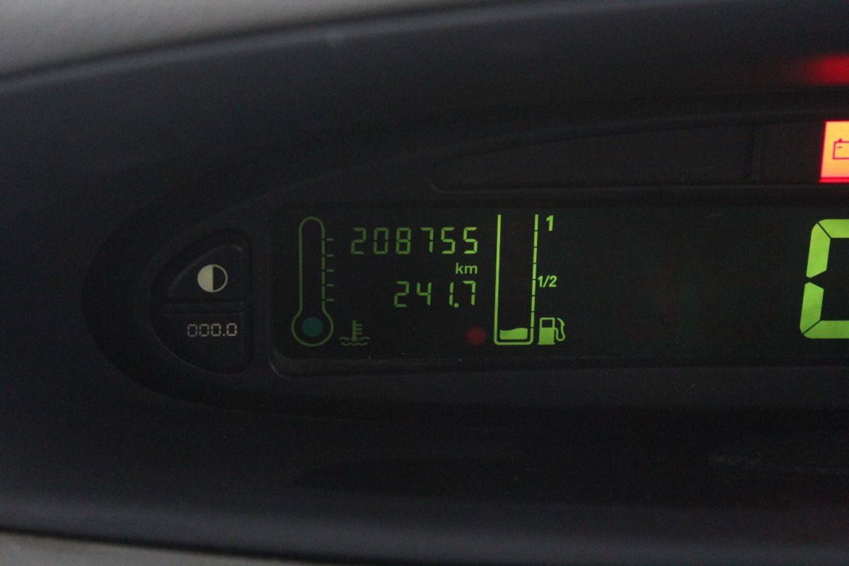 Citroen Xsara Picasso 1.6 HDi 90CV airdream Seduction (9)