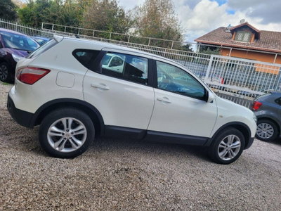 Nissan Qashqai 1.5 dCi DPF Tekna (8)