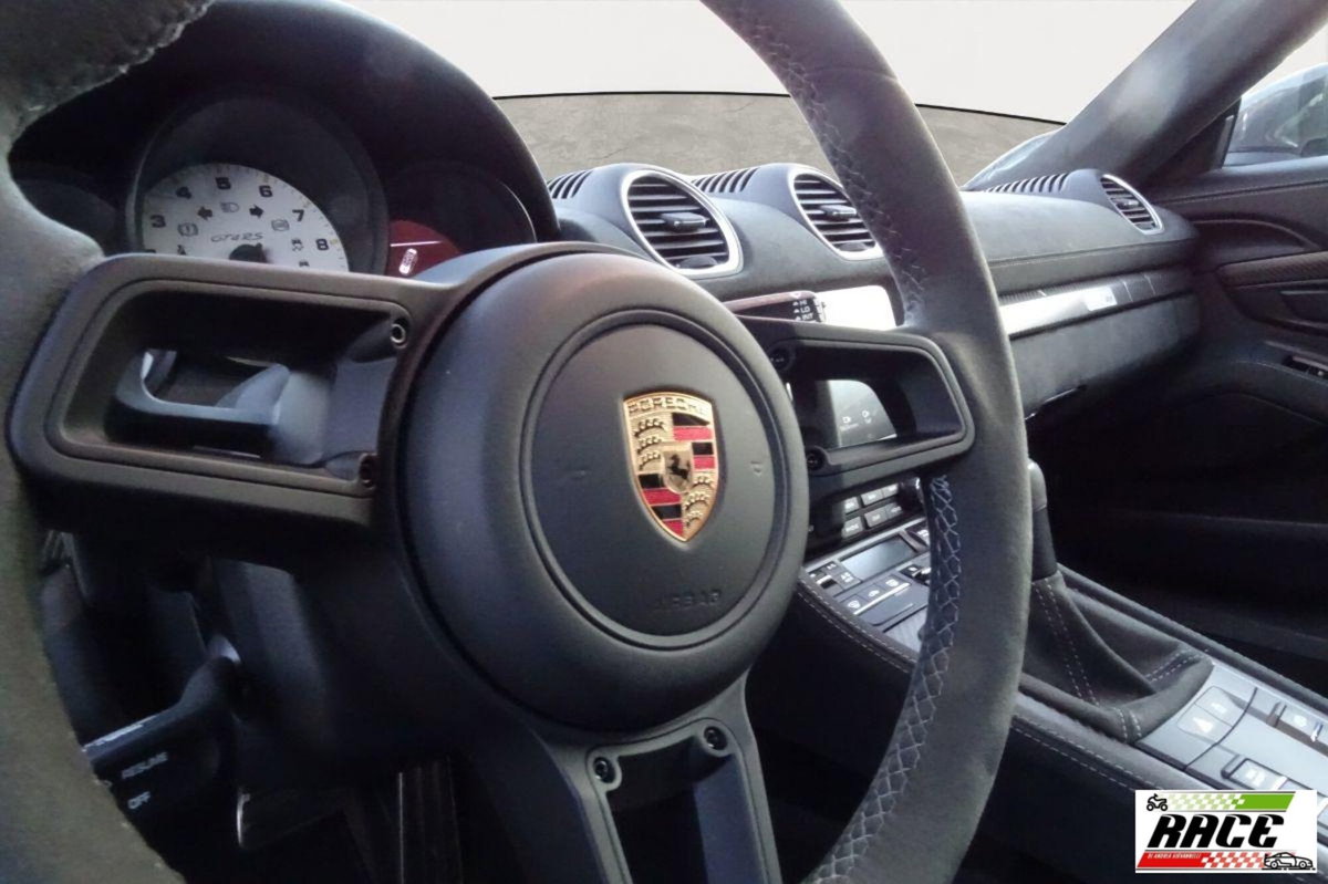 Porsche 718 Cayman  Cayman 4.0 GT4 RS pdk (10)