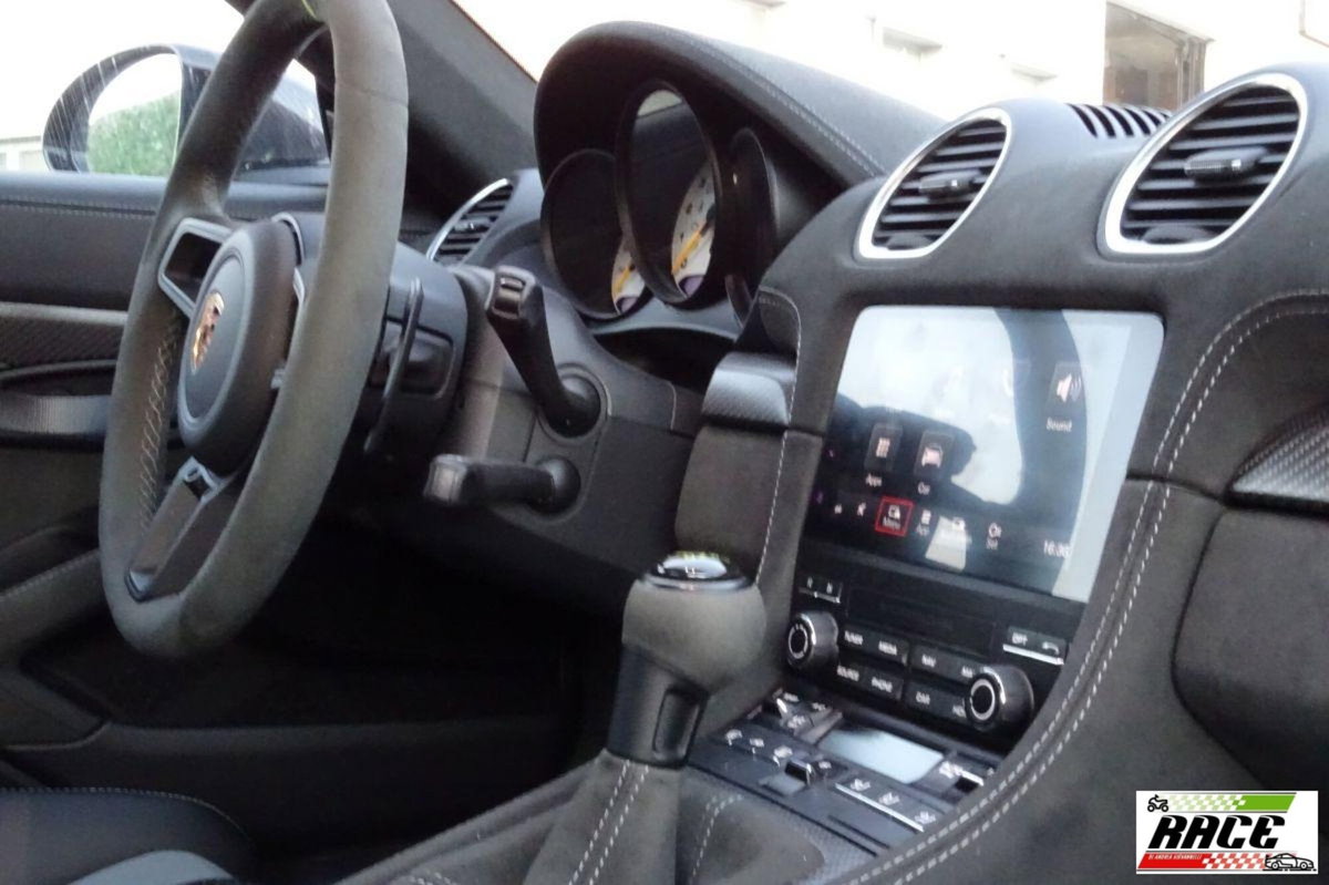 Porsche 718 Cayman  Cayman 4.0 GT4 RS pdk (14)