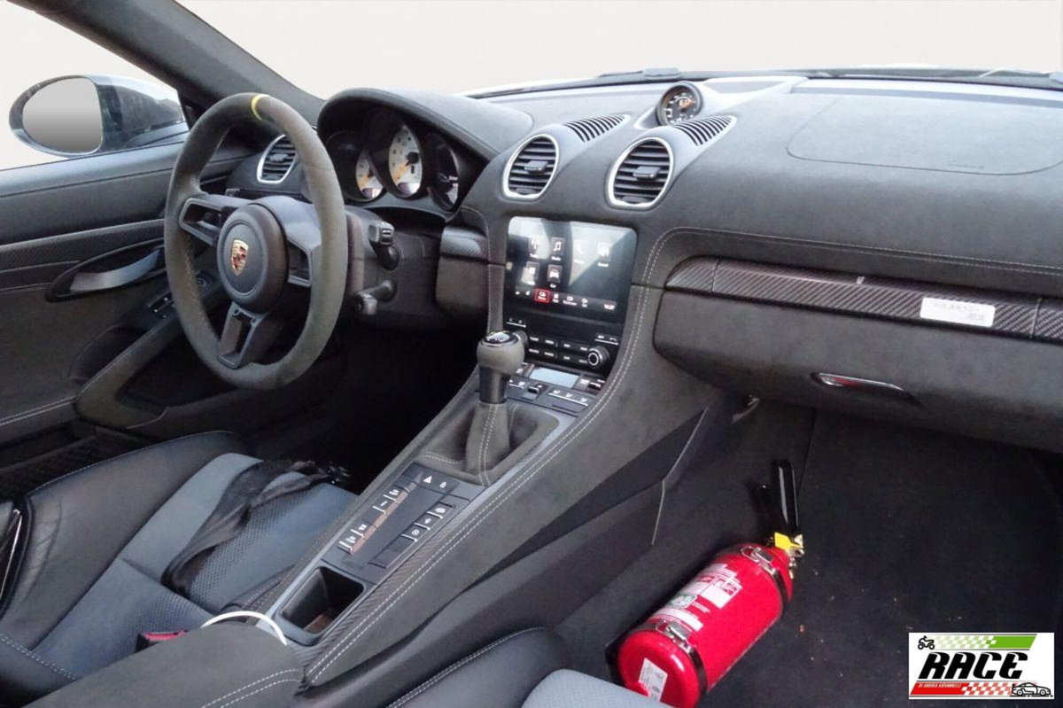 Porsche 718 Cayman  Cayman 4.0 GT4 RS pdk (15)