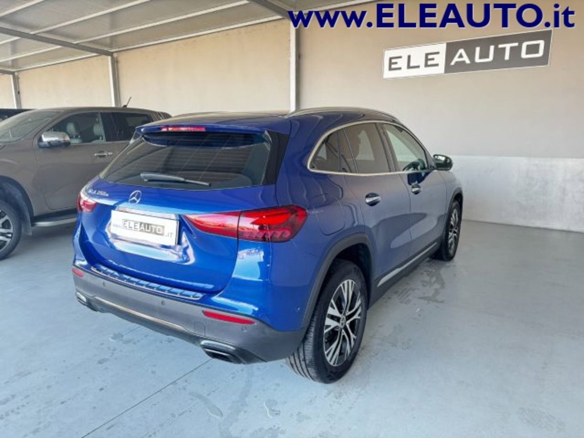 Mercedes-Benz GLA SUV 200 Progressive Advanced Plus auto (6)