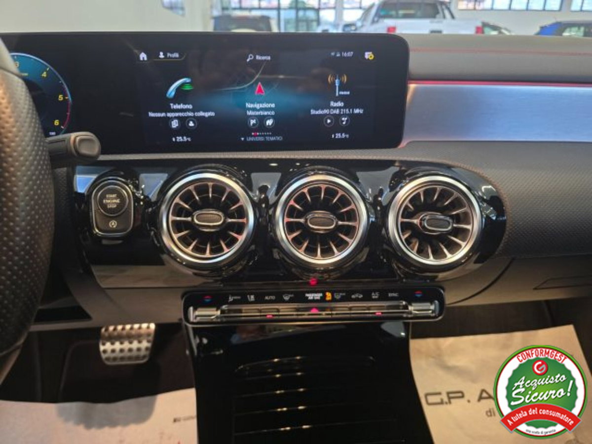 Mercedes-Benz CLA 200 d Automatic Premium (16)