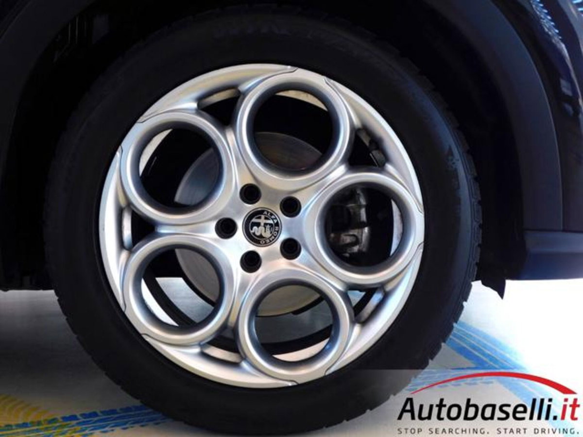 Alfa Romeo Tonale 1.6 Sprint 130cv tct6 (13)