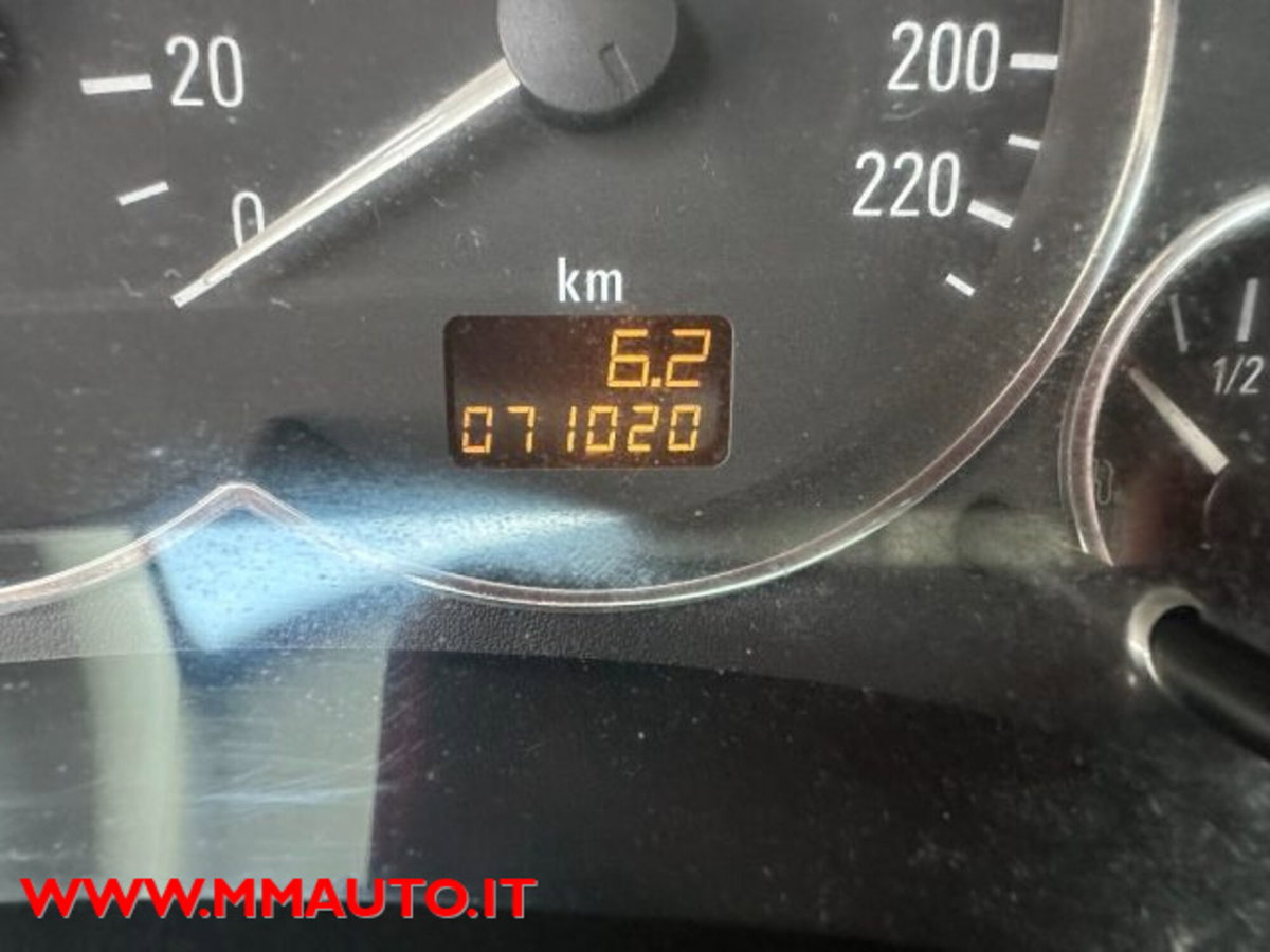 Opel Meriva 1.4 16V Enjoy (13)