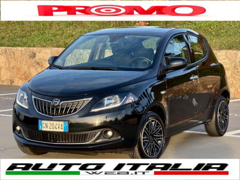 Lancia Ypsilon 1.0 FireFly 5 porte S&S Hybrid Ecochic Silver