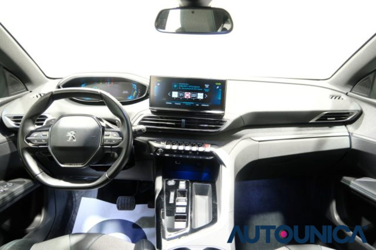 Peugeot 3008 Hybrid4 300 e-EAT8 Allure Pack (10)