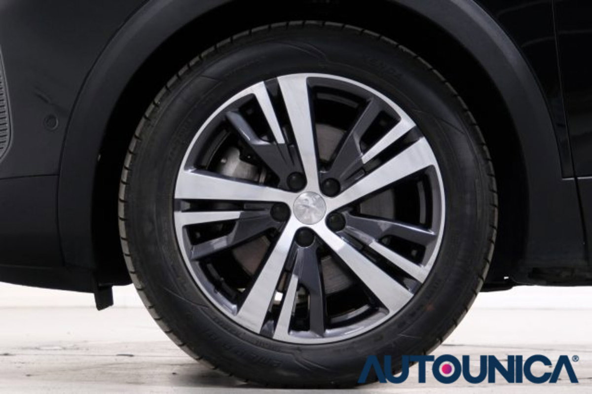 Peugeot 3008 Hybrid4 300 e-EAT8 Allure Pack (13)
