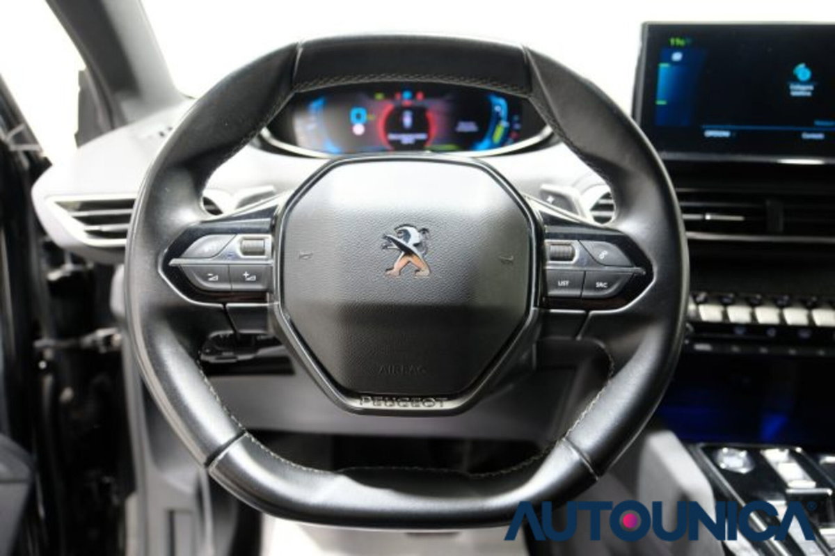 Peugeot 3008 Hybrid4 300 e-EAT8 Allure Pack (7)