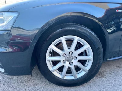 Audi A4 Avant 2.0 TDI 150 CV S line edition (9)