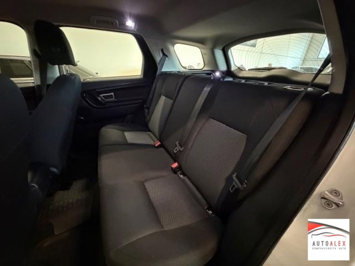 Land Rover Discovery Sport 2.0 TD4 150 CV HSE Luxury (10)