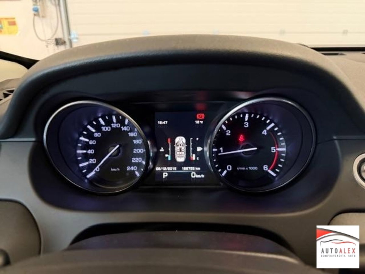 Land Rover Discovery Sport 2.0 TD4 150 CV HSE Luxury (12)