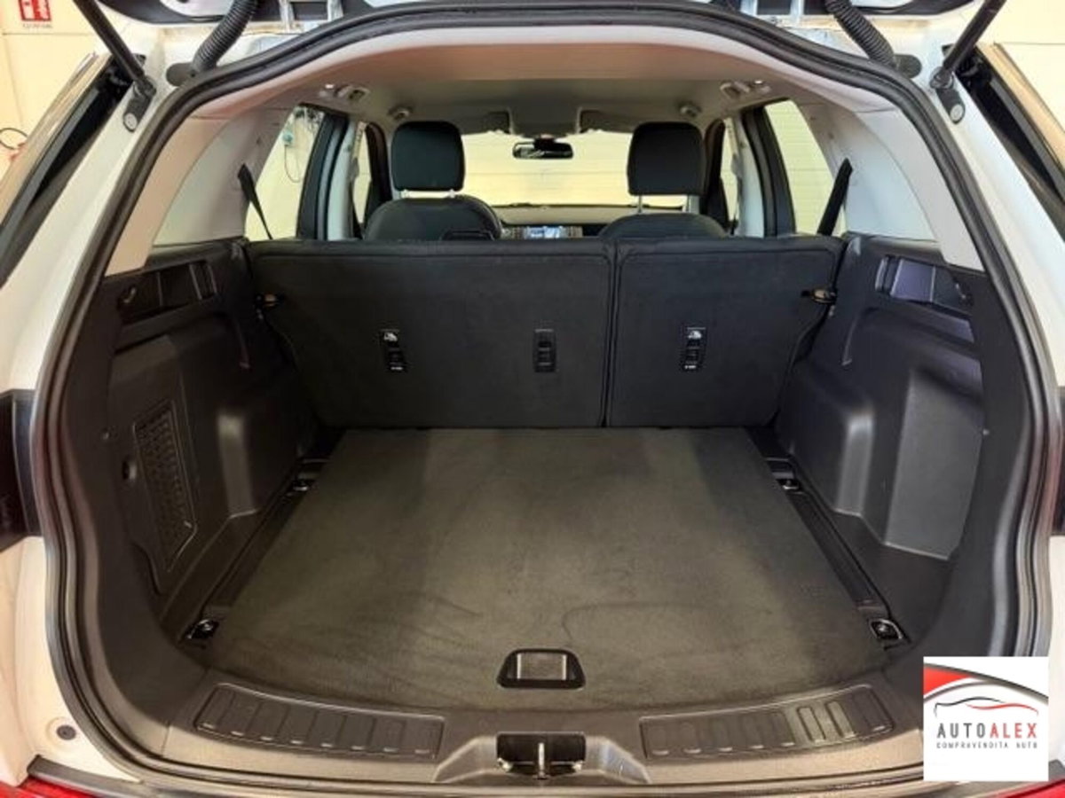 Land Rover Discovery Sport 2.0 TD4 150 CV HSE Luxury (14)