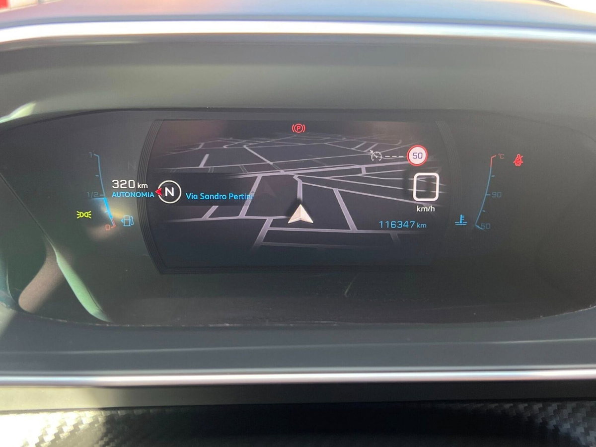 Peugeot 2008 BlueHDi 110 S&S Allure Pack (18)