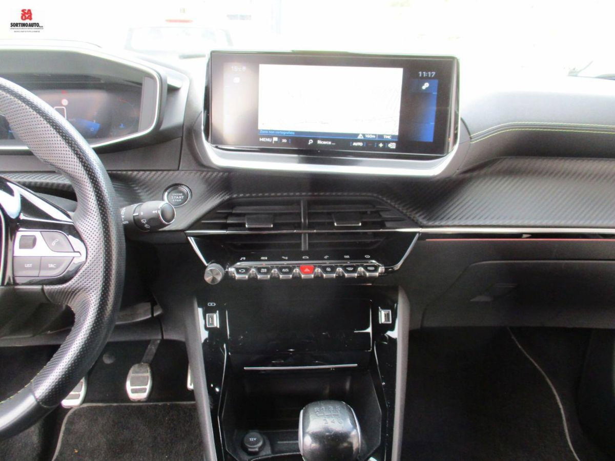 Peugeot 2008 PureTech 130 S&S GT (10)