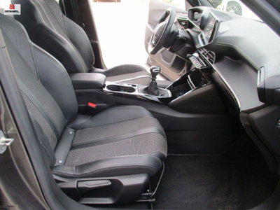 Peugeot 2008 PureTech 130 S&S GT (19)