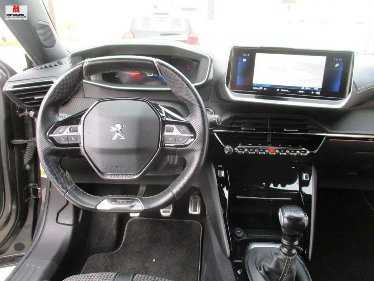 Peugeot 2008 PureTech 130 S&S GT (9)