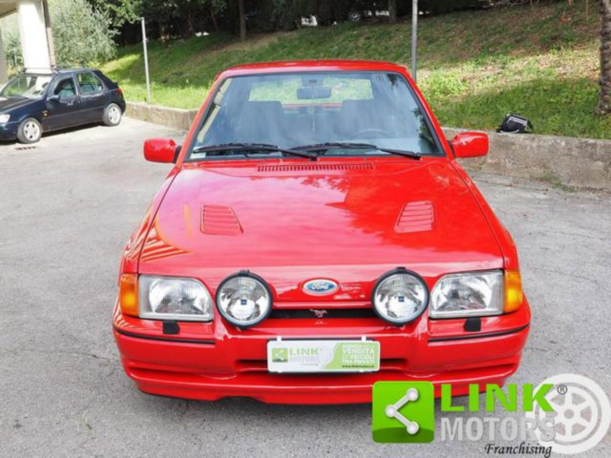 Ford Escort 1.6i turbo RS (2)