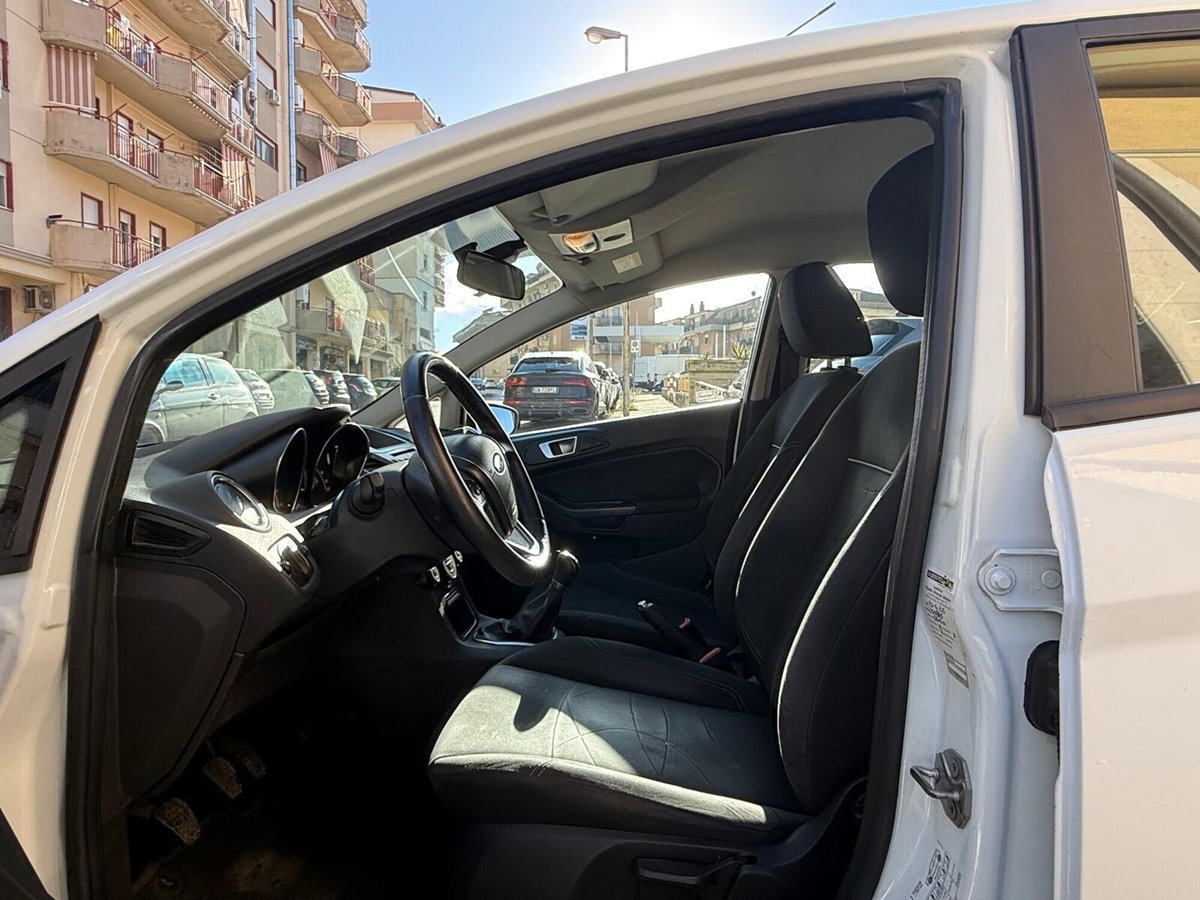 Ford Fiesta 1.4 5 porte Bz.- GPL Titanium (4)
