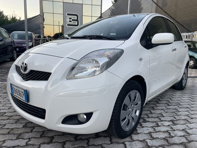 Toyota Yaris 1.3 5 porte Sol usata