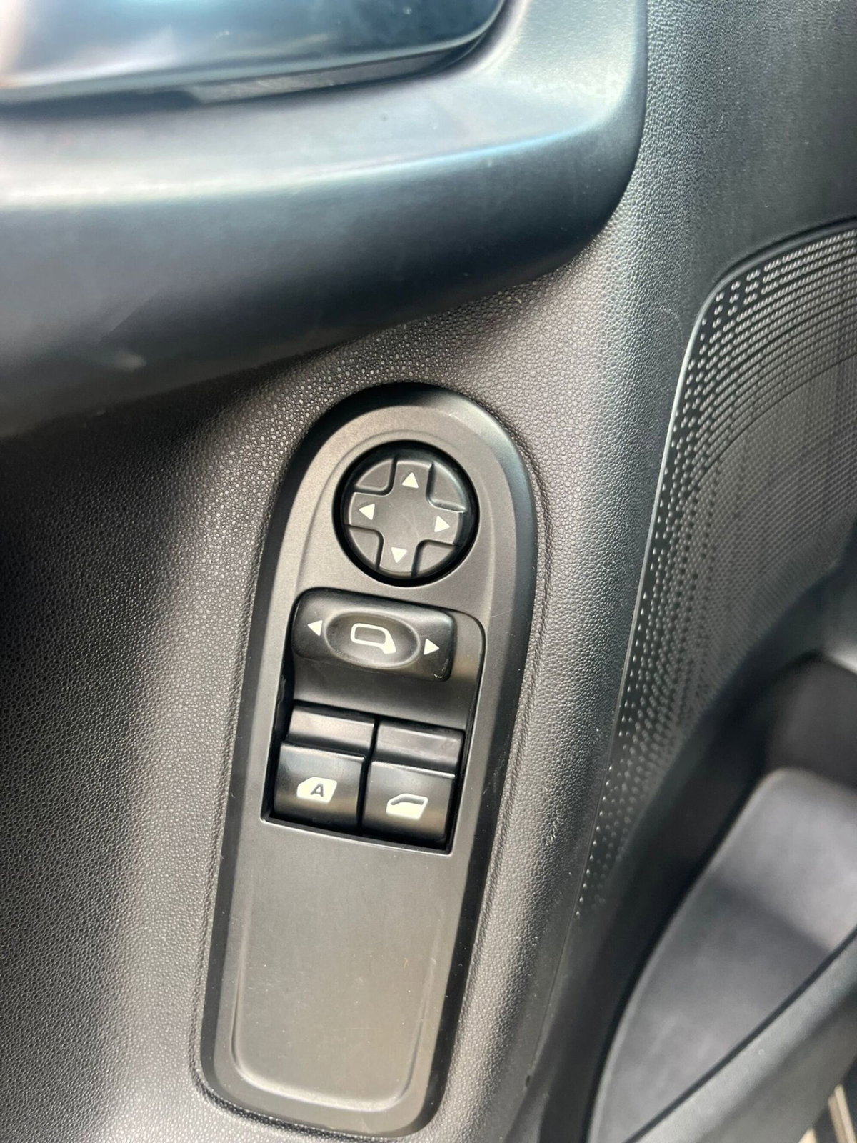 Citroen C3 BlueHDi 75 Exclusive (11)
