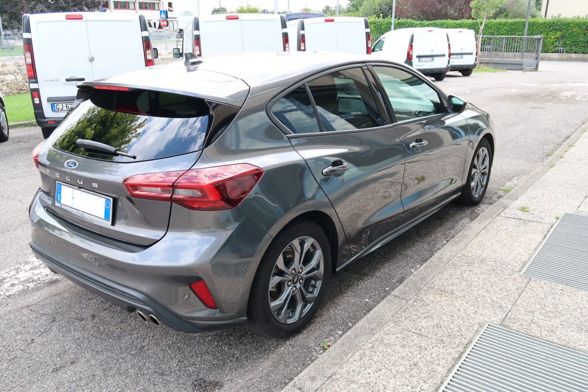 Ford Focus 1.5 EcoBlue 115 CV automatico 5p. ST-Line Style (5)
