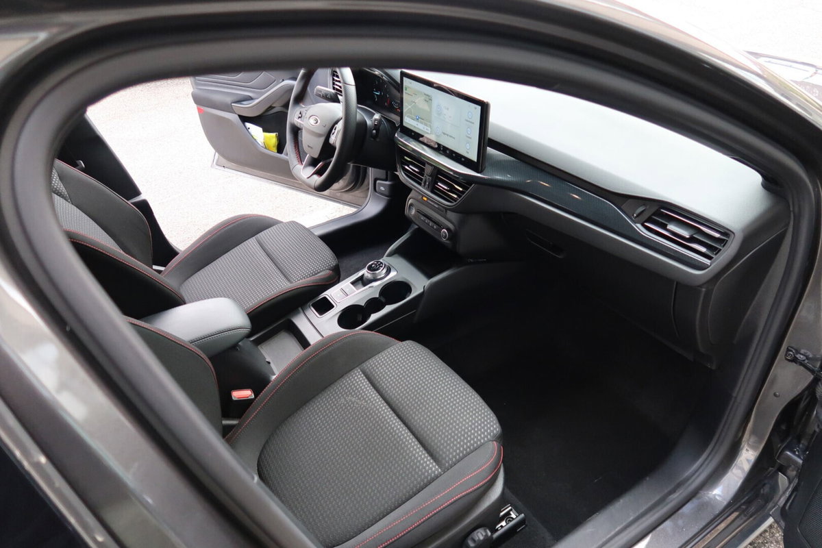 Ford Focus 1.5 EcoBlue 115 CV automatico 5p. ST-Line Style (8)