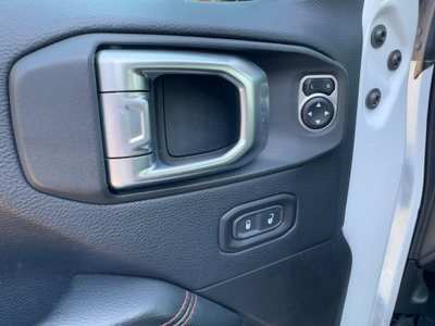 Jeep Wrangler Unlimited 2.0 Turbo Sahara (17)