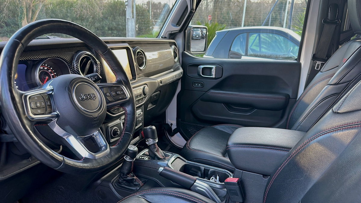 Jeep Wrangler Unlimited 2.0 Turbo Sahara (6)