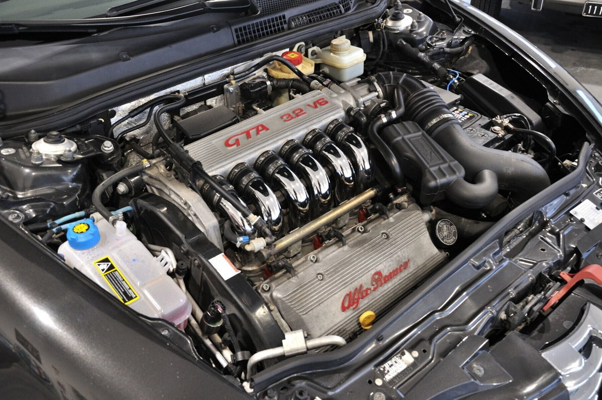 Alfa Romeo 147 3.2i V6 24V cat 3 porte GTA (16)