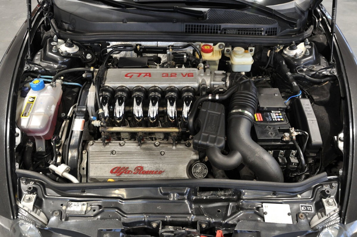Alfa Romeo 147 3.2i V6 24V cat 3 porte GTA (18)