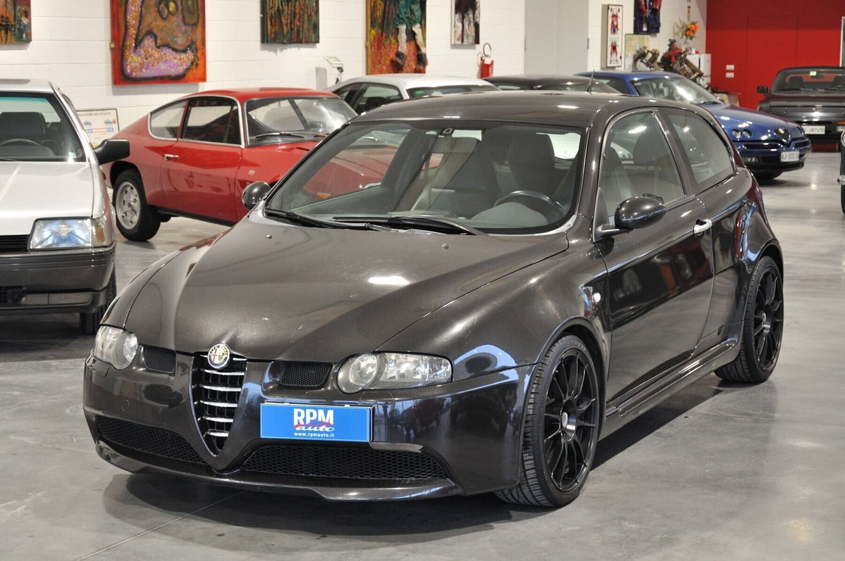 Alfa Romeo 147 3.2i V6 24V cat 3 porte GTA (2)
