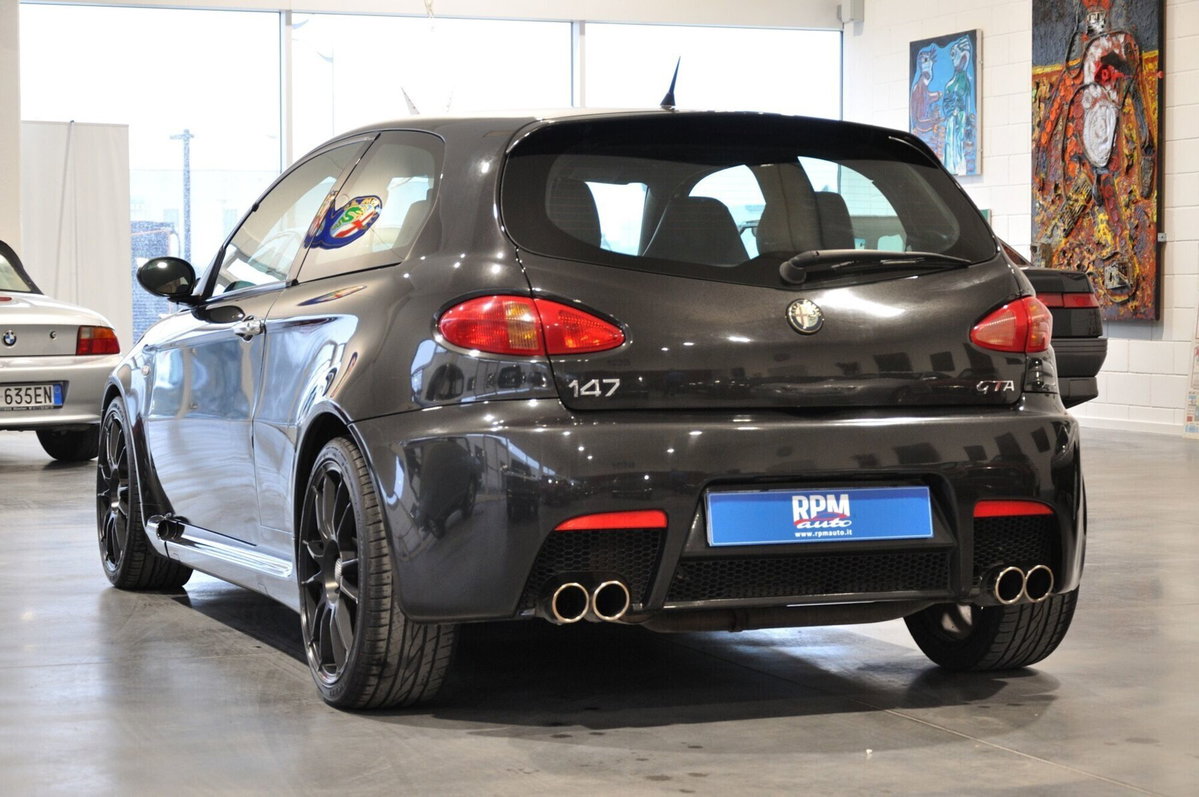 Alfa Romeo 147 3.2i V6 24V cat 3 porte GTA (3)