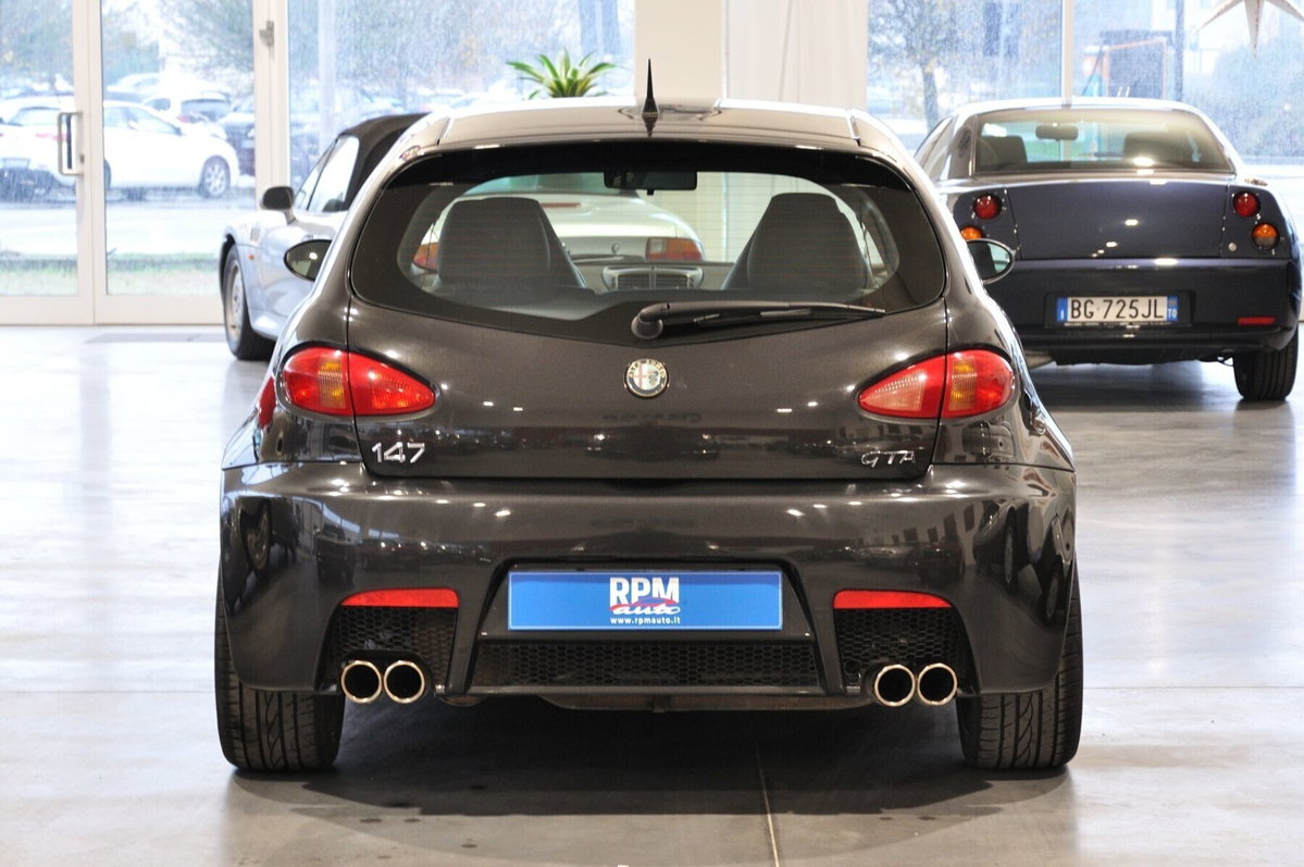 Alfa Romeo 147 3.2i V6 24V cat 3 porte GTA (4)