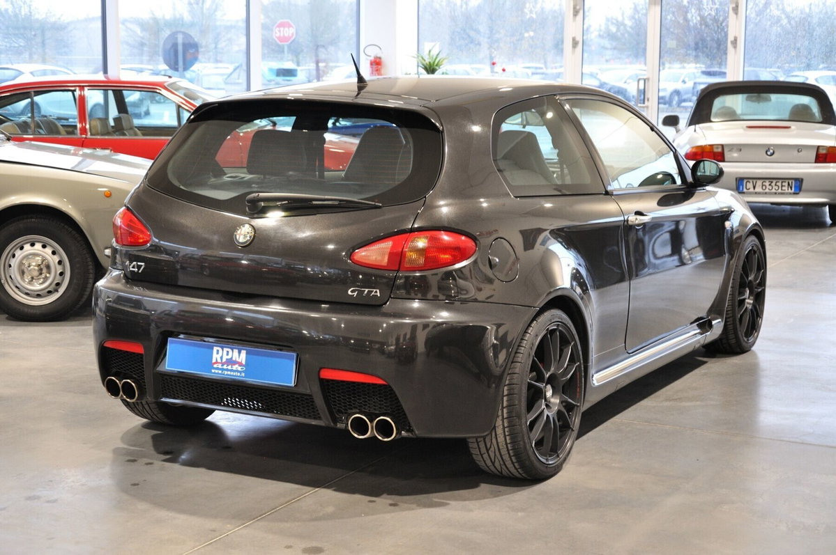 Alfa Romeo 147 3.2i V6 24V cat 3 porte GTA (5)