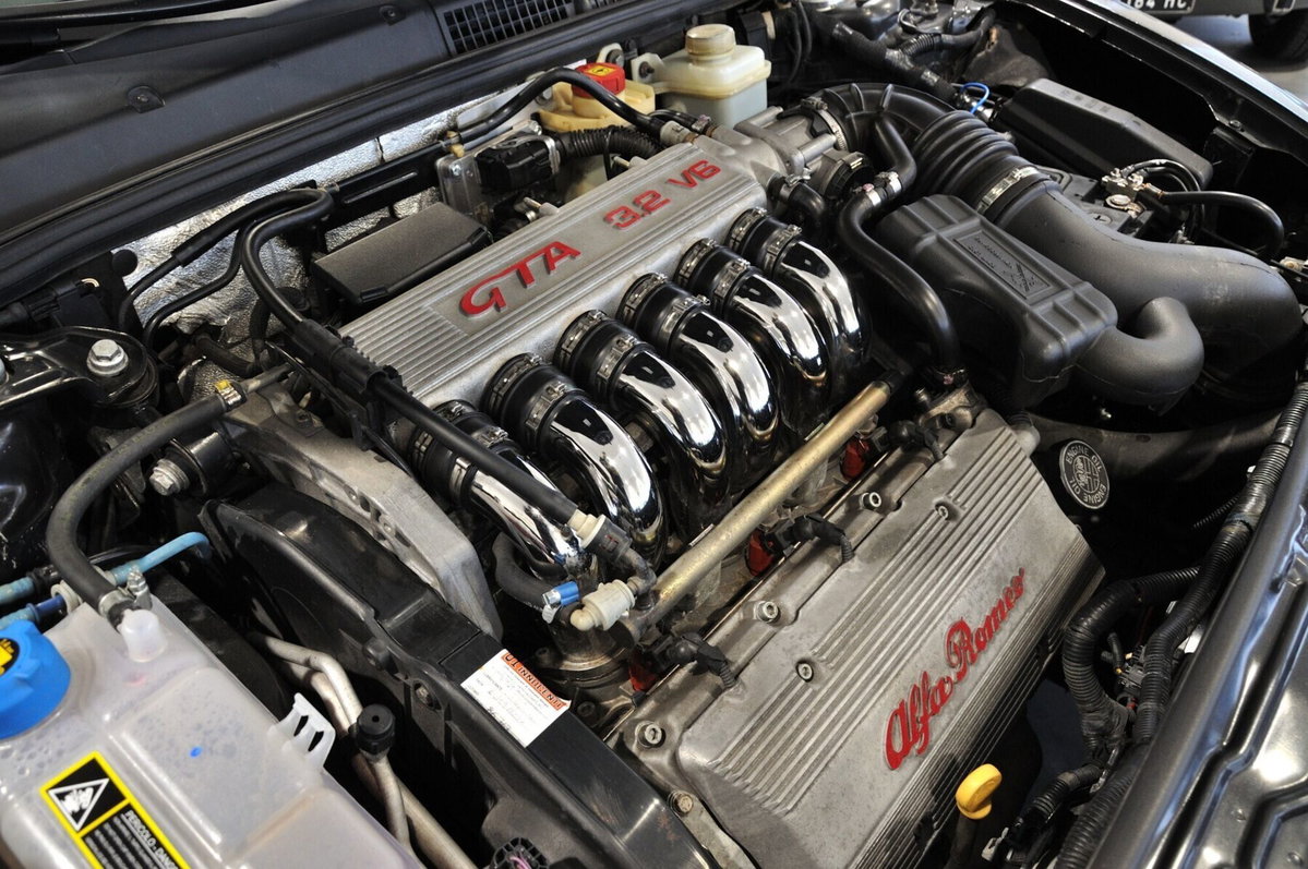 Alfa Romeo 147 3.2i V6 24V cat 3 porte GTA (7)