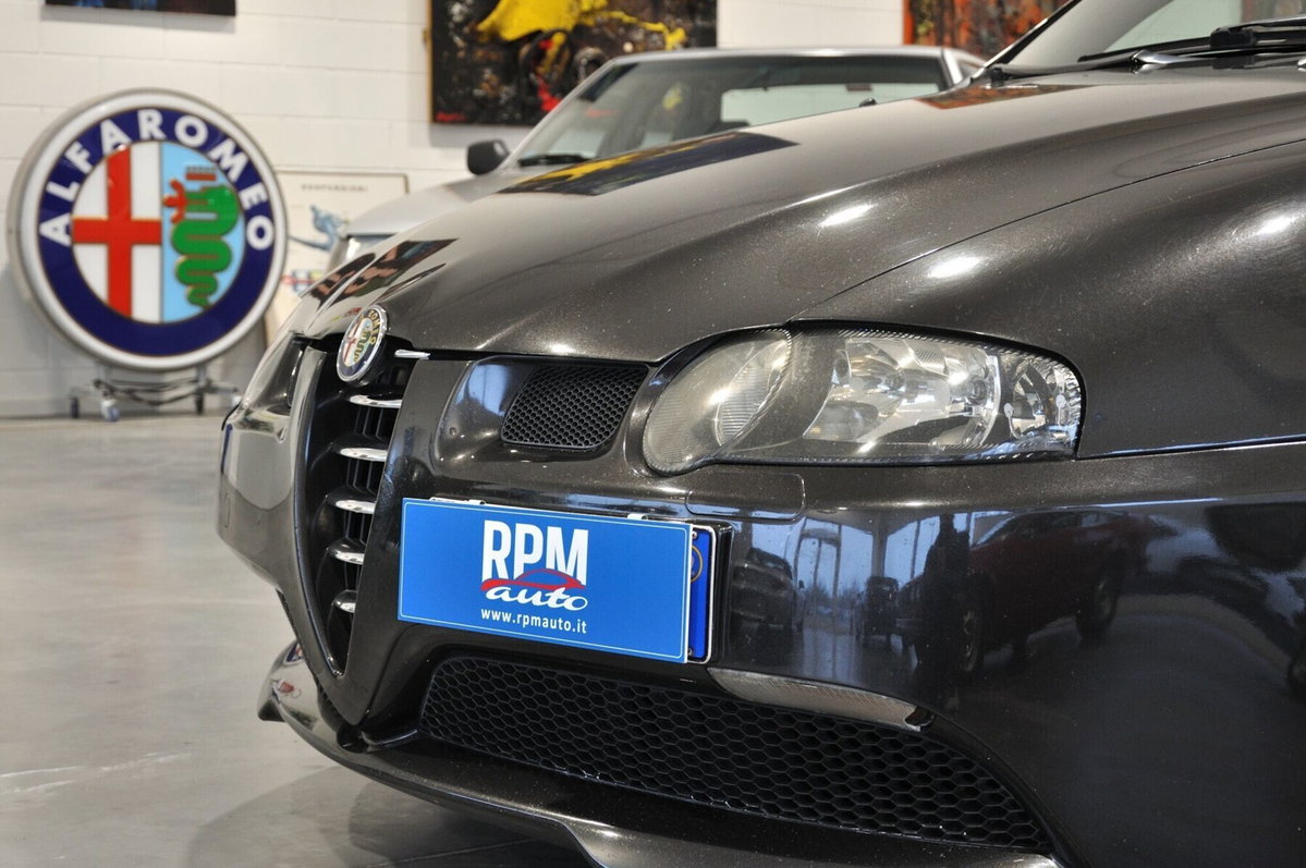 Alfa Romeo 147 3.2i V6 24V cat 3 porte GTA (8)