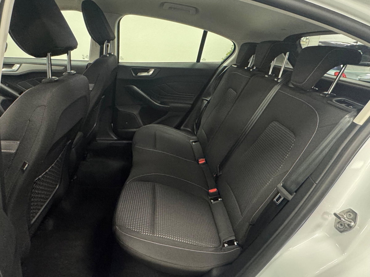 Ford Focus 1.5 EcoBlue 120 CV automatico 5p. Business (10)