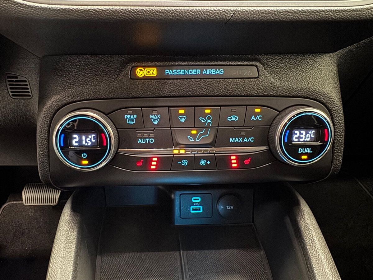 Ford Focus 1.5 EcoBlue 120 CV automatico 5p. Business (13)