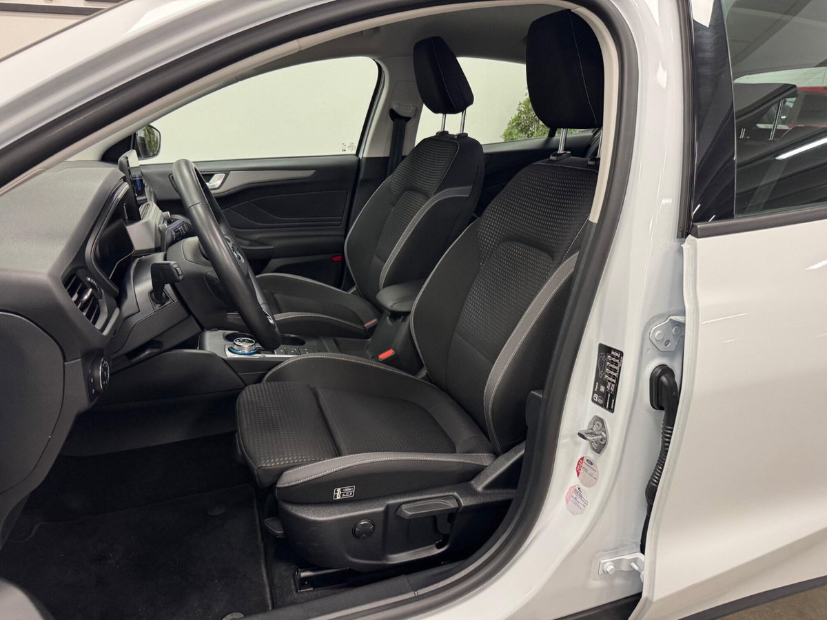 Ford Focus 1.5 EcoBlue 120 CV automatico 5p. Business (9)
