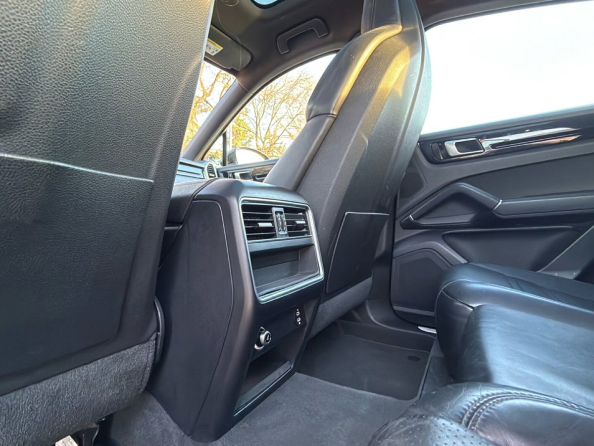 Porsche Cayenne Coupé 3.0 V6 E-Hybrid (14)