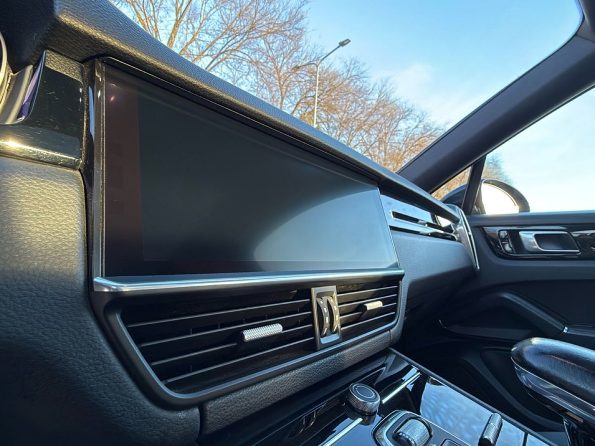 Porsche Cayenne Coupé 3.0 V6 E-Hybrid (17)