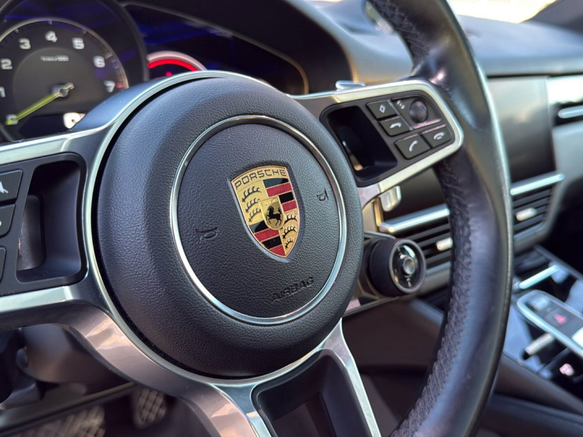 Porsche Cayenne Coupé 3.0 V6 E-Hybrid (20)