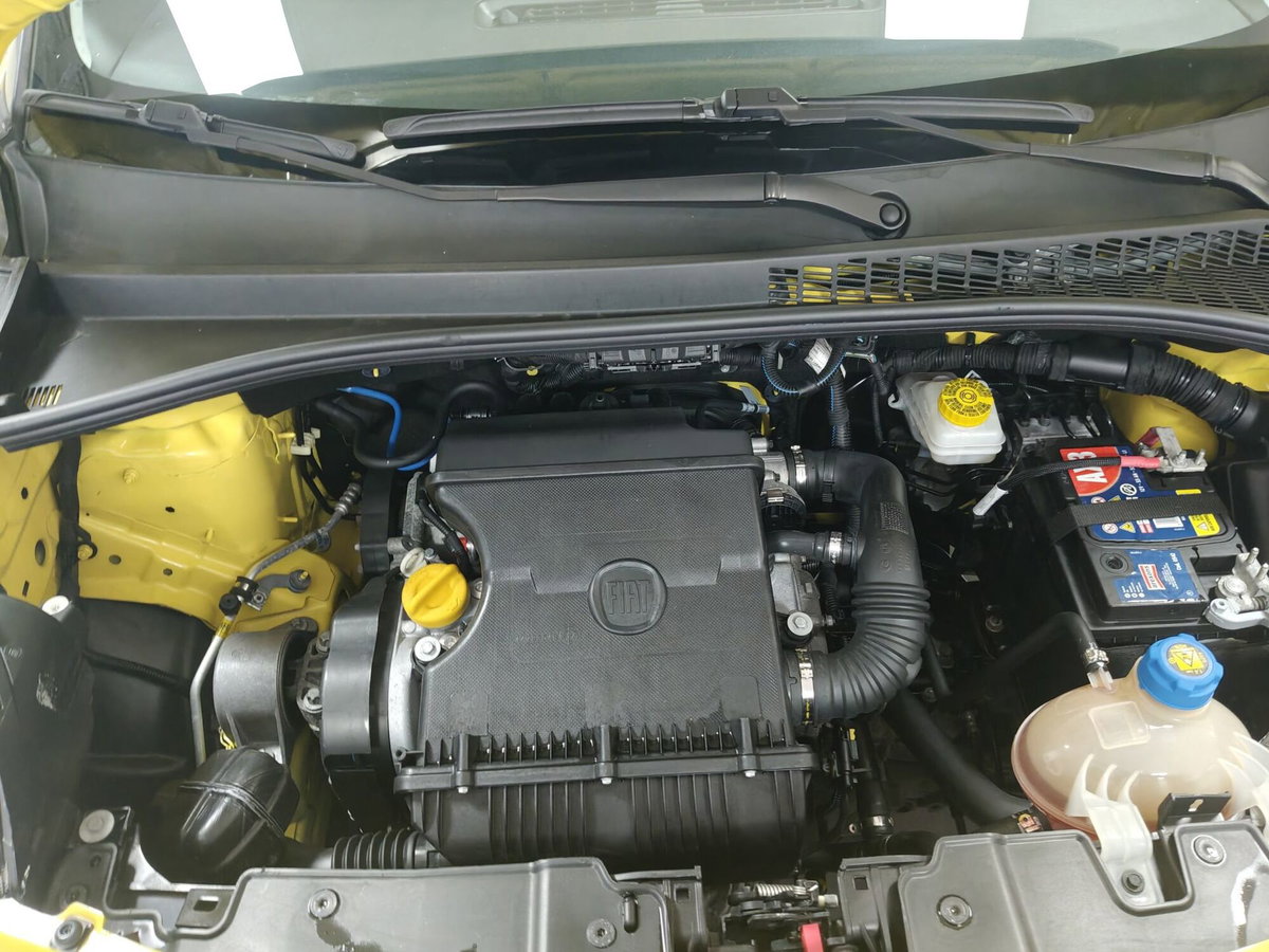 Fiat 500L 1.4 95 CV Trekking (19)